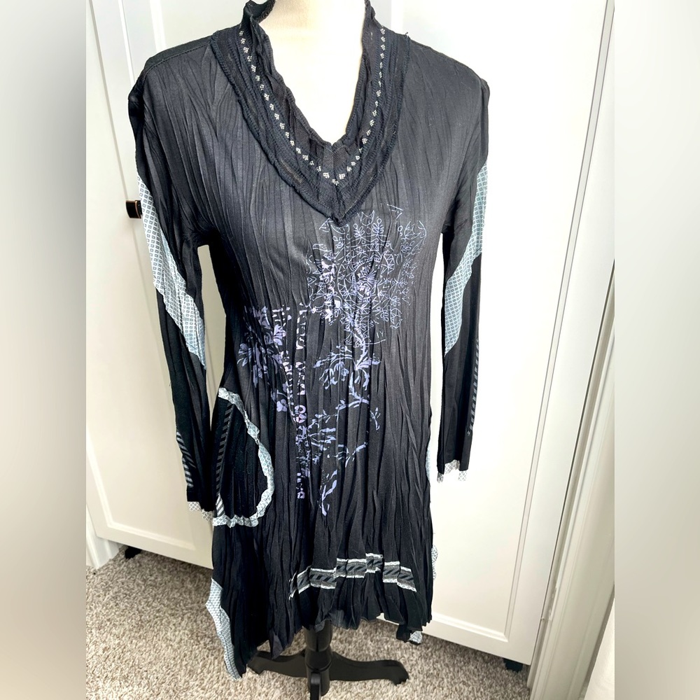 Made in France beautiful and unique dress. Size M. EWC. Stretchy material